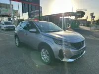 Usado Peugeot 3008 Allure 130 CV (95 kW) 2021 Gris / plata SUV