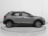 Usado Kia Stonic 101 CV (74 kW) 2024 Gris SUV