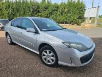 Begagnad Renault Laguna III 110 HK (80 kW) 2010 Grå Sedan