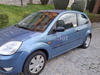 Usado Ford Fiesta Ambiente 68 CV (50 kW) 2003 Azul Utilitario