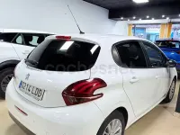 Occasion Peugeot 208 Allure 100 PK (73 kW) 2020 Wit Hatchback