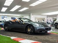 Usado Ferrari California 489 CV (359 kW) 2012 Gris Descapotable