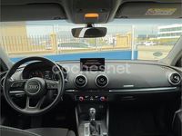 Usado Audi A3 116 CV (85 kW) 2019 Gris / plata Berlina