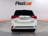Usado Mitsubishi Outlander P-HEV 203 CV (149 kW) 2017 Blanco SUV