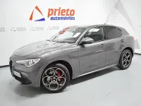 Usado Alfa Romeo Stelvio Veloce 210 CV (154 kW) 2022 Gris / plata SUV