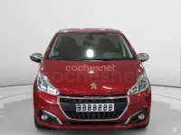 Usado Peugeot 208 Allure 100 CV (73 kW) 2017 Rojo Utilitario