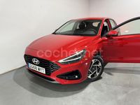 Nuevo Hyundai i30 100 CV (73 kW) 2025 Rojo Familiar