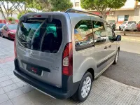 Usado Peugeot Partner Tepee Active 110 CV (80 kW) 2017 Gris / plata Monovolumen