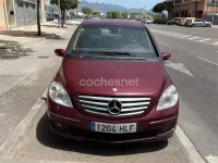 Usado Mercedes B200 140 CV (102 kW) 2005 Granate Monovolumen