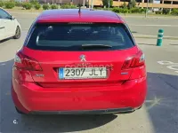 Usado Peugeot 308 Active 120 CV (88 kW) 2016 Rojo Berlina