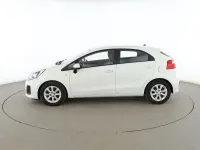 Usado Kia Rio 85 CV (62 kW) 2015 Blanco Berlina