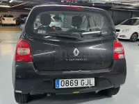 Usado Renault Twingo Dynamique 65 CV (47 kW) 2008 Negro Utilitario