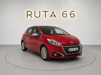 Usado Peugeot 208 Access 82 CV (60 kW) 2016 Rojo Utilitario