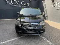 Usado Lancia Voyager Platinum 177 CV (130 kW) 2014 Negro Monovolumen