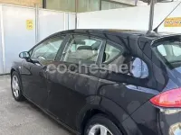 Usado Seat Leon Reference 105 CV (77 kW) 2005 Negro Utilitario
