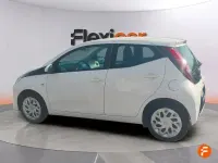 Usado Toyota Aygo X-cite 72 CV (52 kW) 2019 Blanco Utilitario