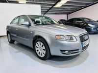 Usado Audi A4 115 CV (84 kW) 2006 Gris / plata Familiar