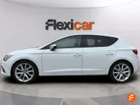 Usado Seat Leon ST FR 125 CV (91 kW) 2018 Blanco Familiar