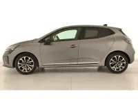 Usado Renault Clio V Techno 100 CV (73 kW) 2025 Gris / plata Berlina