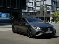 Nuevo Mercedes EQE350 AMG 234 kW (319 CV) 2026 Azul Berlina