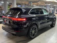 Usado Porsche Cayenne E-Hybrid 462 CV (339 kW) 2018 Negro SUV
