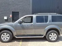 Usado Nissan Pathfinder XE 171 CV (125 kW) 2006 Gris / plata SUV