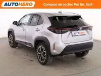 Usado Toyota Yaris Cross Style 116 CV (85 kW) 2023 Gris SUV