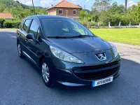 Usado Peugeot 207 Active 95 CV (69 kW) 2011 Gris / plata Familiar
