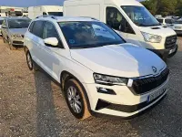 Usado Skoda Karoq Ambition 150 CV (110 kW) 2022 Blanco SUV