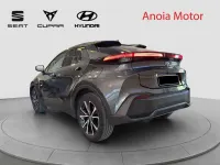 Usado Toyota C-HR Advance 140 CV (102 kW) 2024 Gris SUV