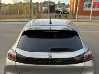 Usado Peugeot e-208 GT-line 100 kW (136 CV) 2020 Gris Utilitario