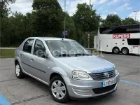 Usado Dacia Logan Ambiance 75 CV (55 kW) 2011 Gris / plata Berlina