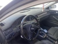 Usado Audi A6 155 CV (114 kW) 2003 Gris / plata Familiar