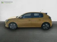 Usado Peugeot 208 Active 100 CV (73 kW) 2023 Amarillo Utilitario