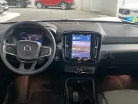 Usado Volvo XC40 Core 197 CV (144 kW) 2025 Azul SUV