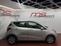 Usado Hyundai i10 66 CV (48 kW) 2015 Gris / plata Utilitario