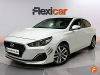 Usado Hyundai i30 120 CV (88 kW) 2018 Blanco Berlina