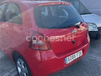 Usado Toyota Yaris 90 CV (66 kW) 2007 Rojo Berlina