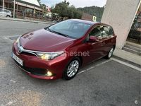 Usado Toyota Auris Active 90 CV (66 kW) 2017 Rojo Berlina