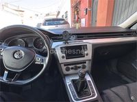 Usado VW Passat Advance 120 CV (88 kW) 2015 Azul Familiar