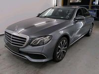 Usado Mercedes E300 320 CV (235 kW) 2020 Gris Berlina
