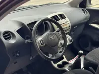 Usado Toyota Urban Cruiser Active 101 CV (74 kW) 2009 Violeta / lila Utilitario
