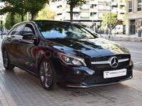 Usado Mercedes CLA220 Shooting Brake Urban 177 CV (130 kW) 2016 Negro Familiar