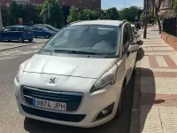 Usado Peugeot 5008 Style 120 CV (88 kW) 2016 Blanco Monovolumen