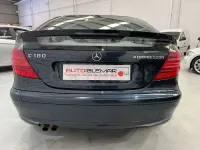 Usado Mercedes C180 143 CV (105 kW) 2002 Azul Berlina