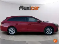 Usado Seat Leon FR 130 CV (95 kW) 2023 Rojo Familiar