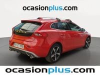 Begagnad Volvo V40 R-Design Momentum 152 HK (111 kW) 2018 Röd Halvkombi