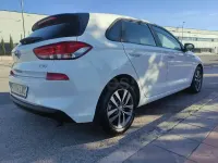 Usado Hyundai i30 116 CV (85 kW) 2021 Blanco Berlina