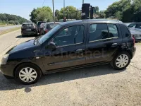 Usado Renault Clio II Dynamique 65 CV (47 kW) 2004 Negro Berlina