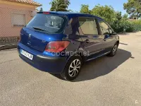 Usado Peugeot 307 110 CV (80 kW) 2005 Azul Berlina